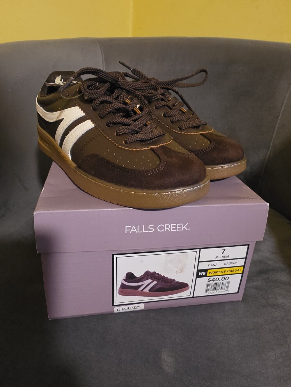 NIB Falls Creek Women's Size 7 Dana Brown Casual Athletic Style Sneakers Shoes